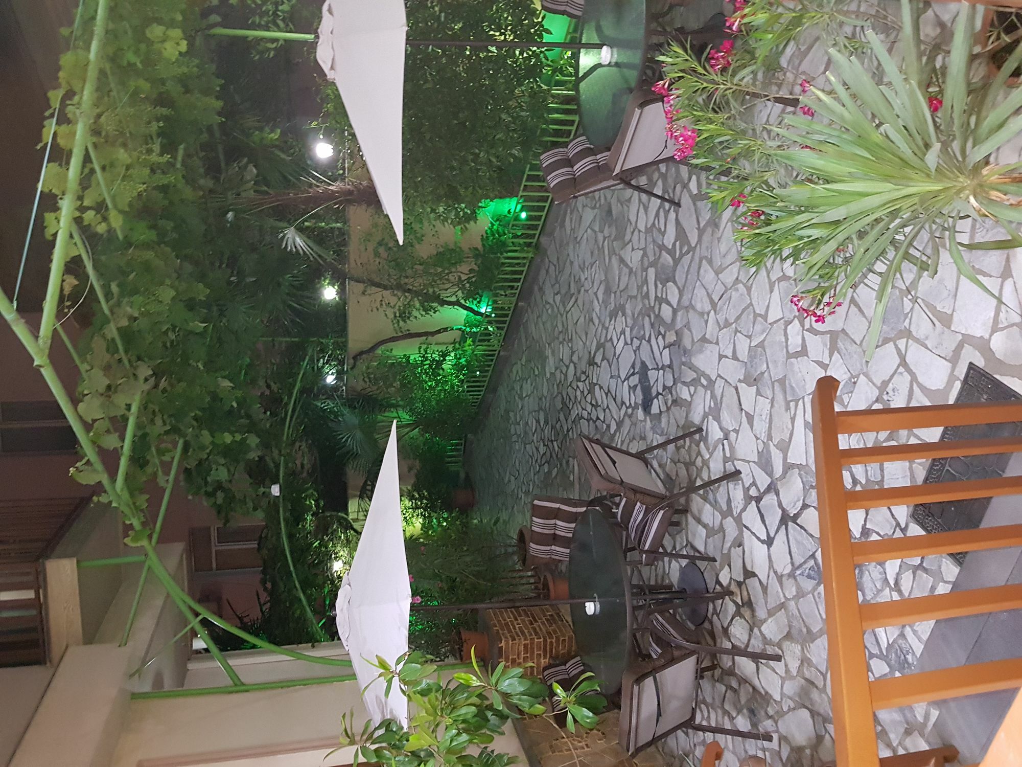 Danisimo Hotel Tbilisi Exterior photo